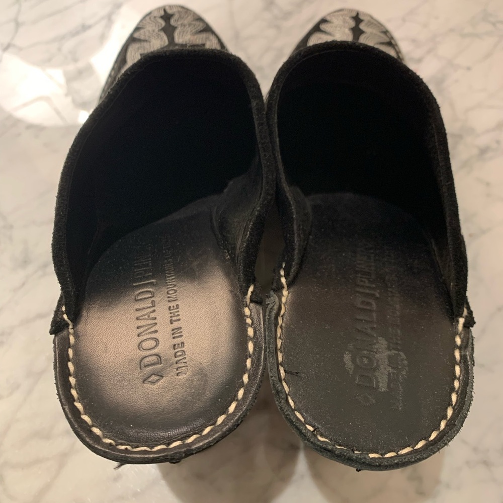 ❤️DONALD PLINER❤️ LEATHER EMBROIDERED MULES. GREAT CONDITION! - Picture 3 of 7